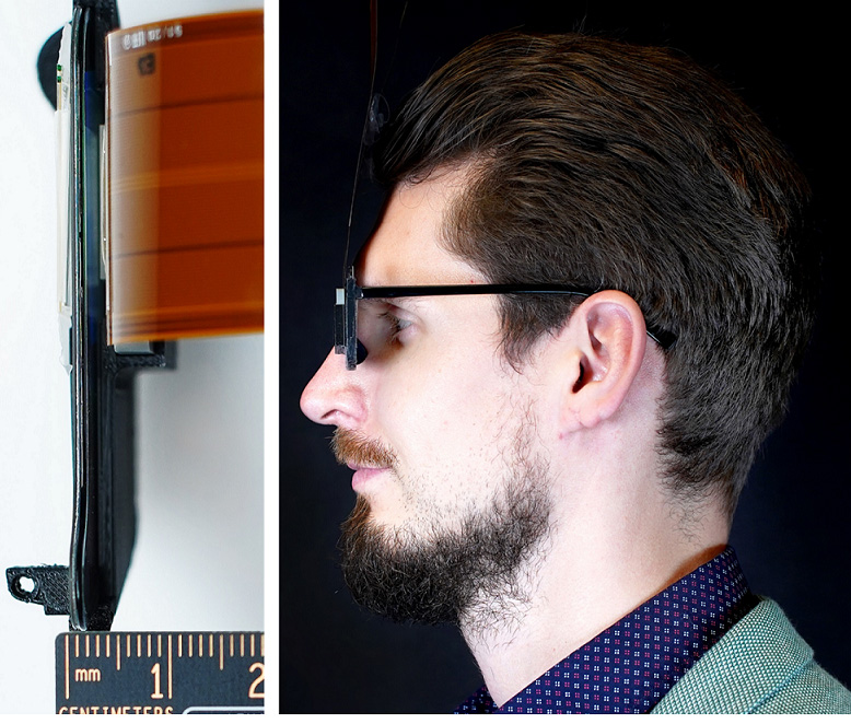 Holographic Glasses for Virtual Reality